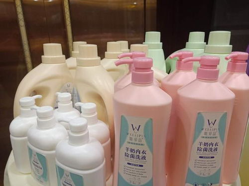 萬源成都商會走訪鴻利亮彩日用品，助力企業復工復產